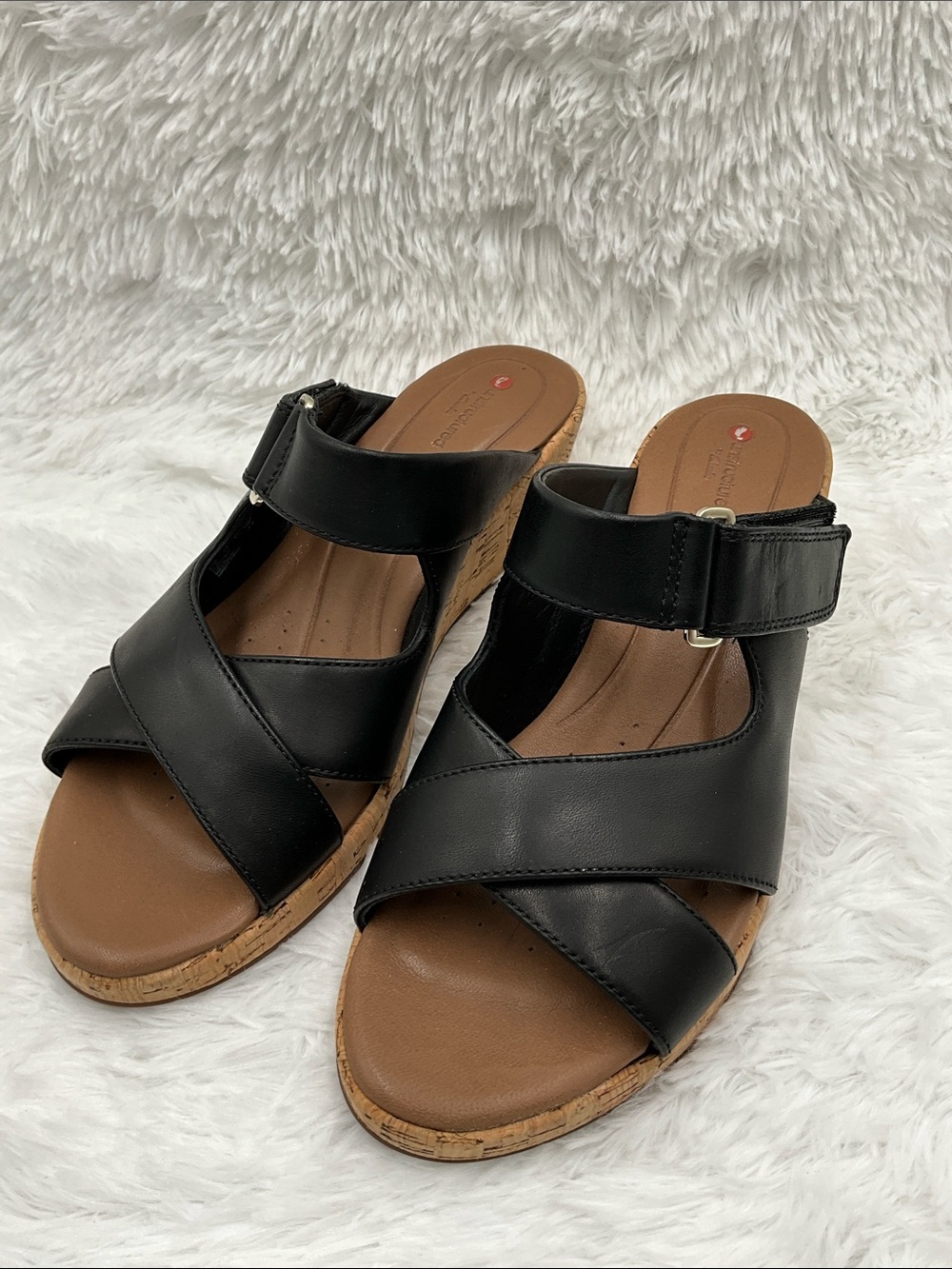Clarks Sandals Size 9.5 Black Leather Sandals